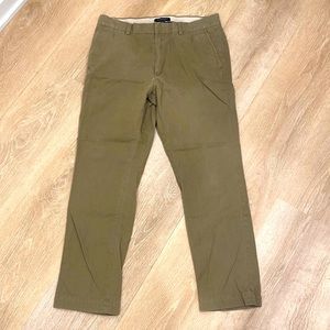 Banana Republic Chinos - 33/30